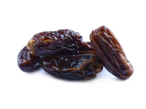 Pitted deglet noor dates